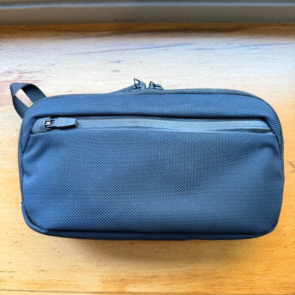 Aer Slim Pouch 2 Navy Tech Organizer Pouch - Picture 5 of 11